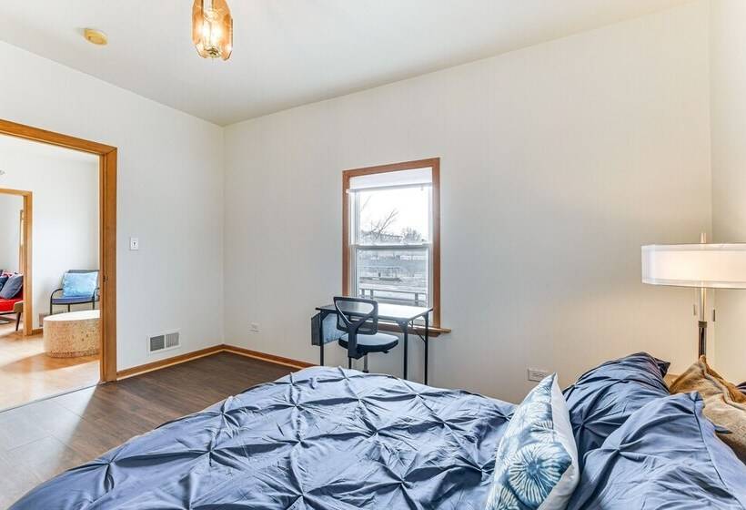 8 Mi To Chicago: Oak Park Home W/ Fenced Backyard!