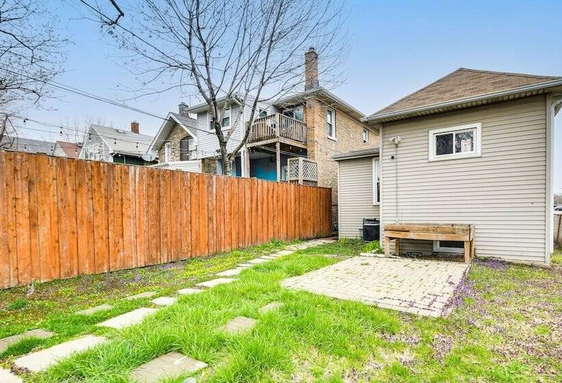 8 Mi To Chicago: Oak Park Home W/ Fenced Backyard!
