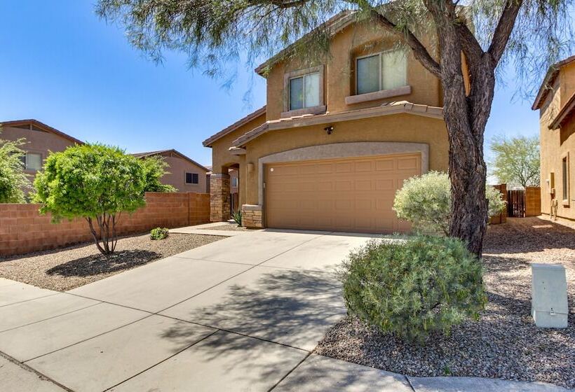 Charming Tucson House: Patio, Yard & Putting Green