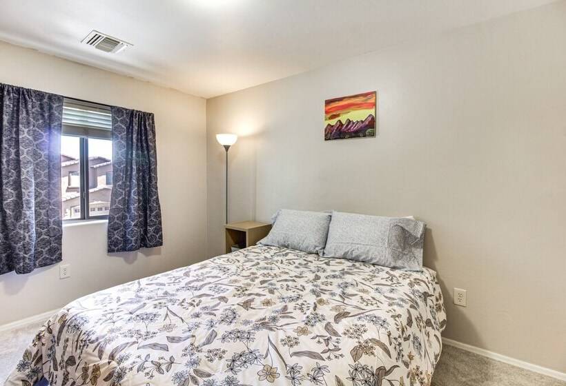 Charming Tucson House: Patio, Yard & Putting Green