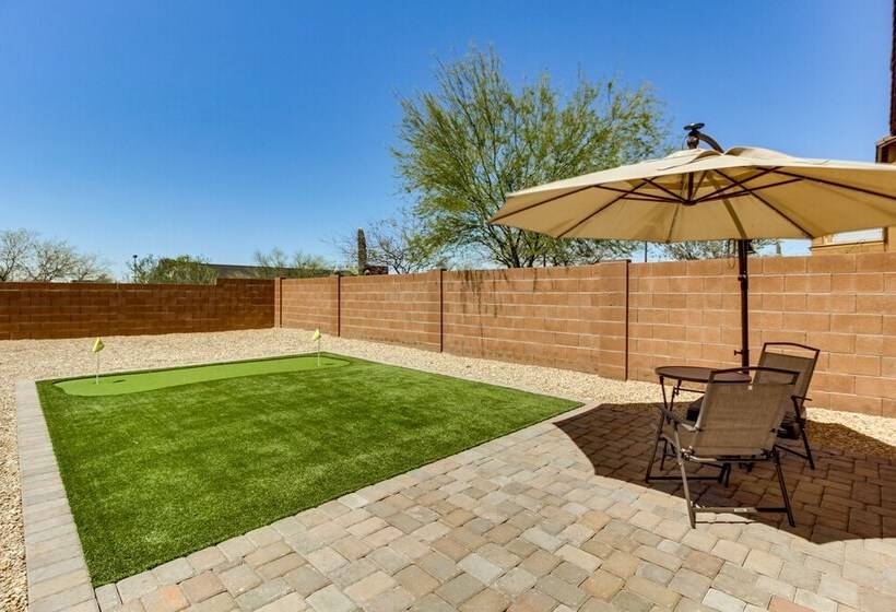 Charming Tucson House: Patio, Yard & Putting Green