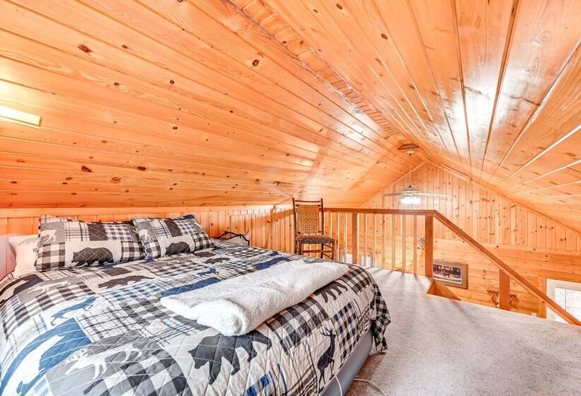 Cozy Bigfork Cabin W/ Canoes: Walk To Swan River!