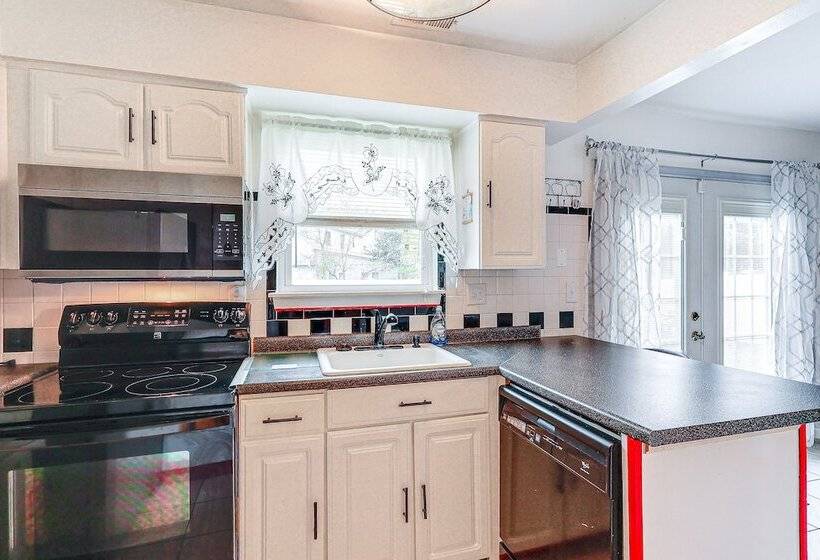 Dover Home   2 Mi To Delaware State University!