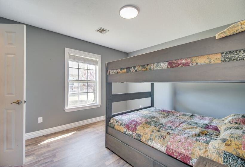 Grove Home W/ Spacious Yard: Close To Grand Lake!