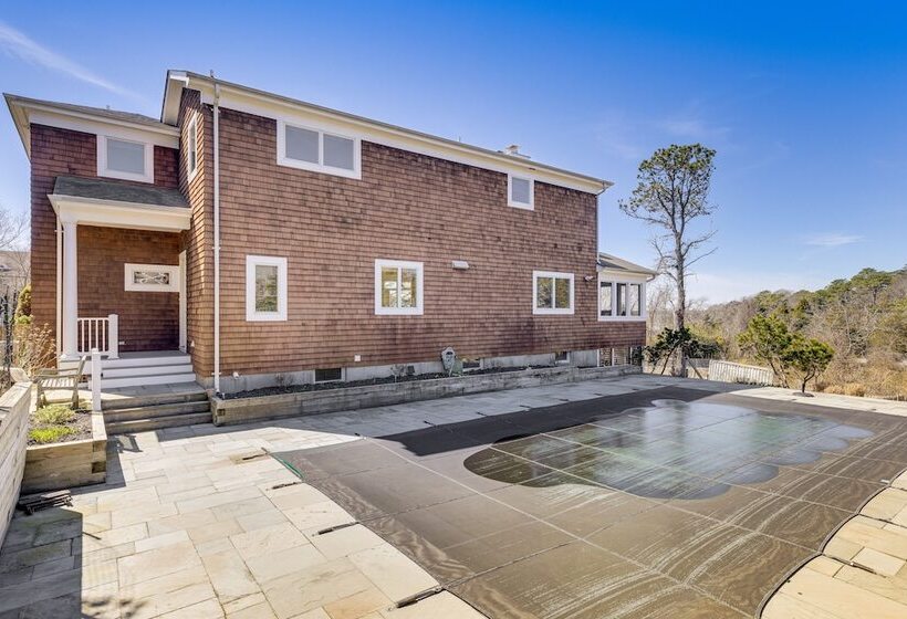 Hamptons Home Near Beaches W/ Pool & Water Views!