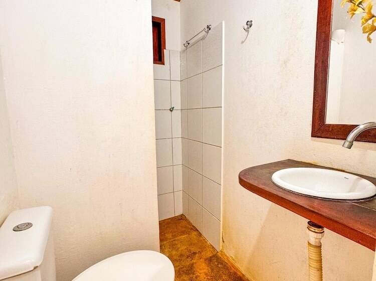 مسافرخانه Villa Pontinha