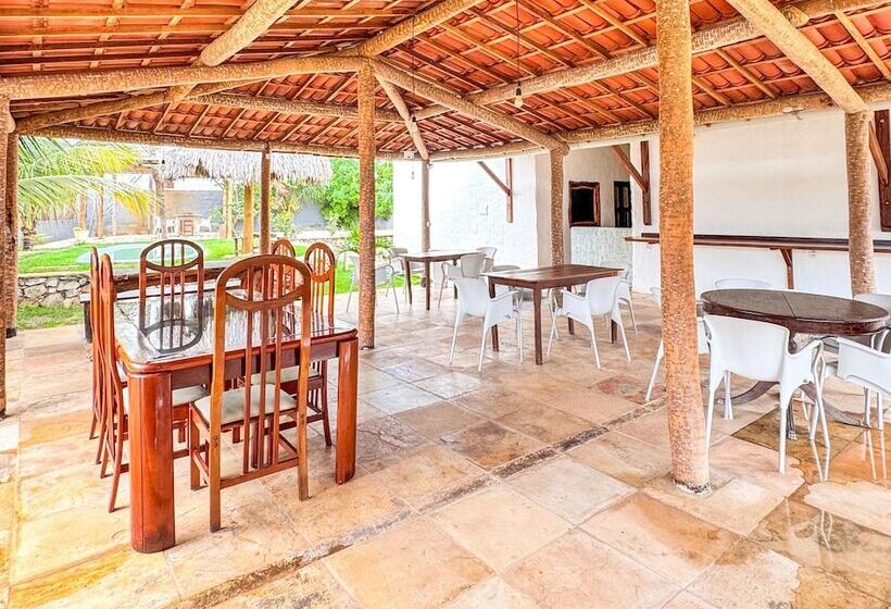 مسافرخانه Villa Pontinha