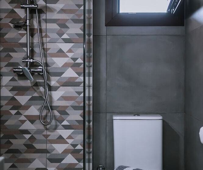 Отель Crystal Studios