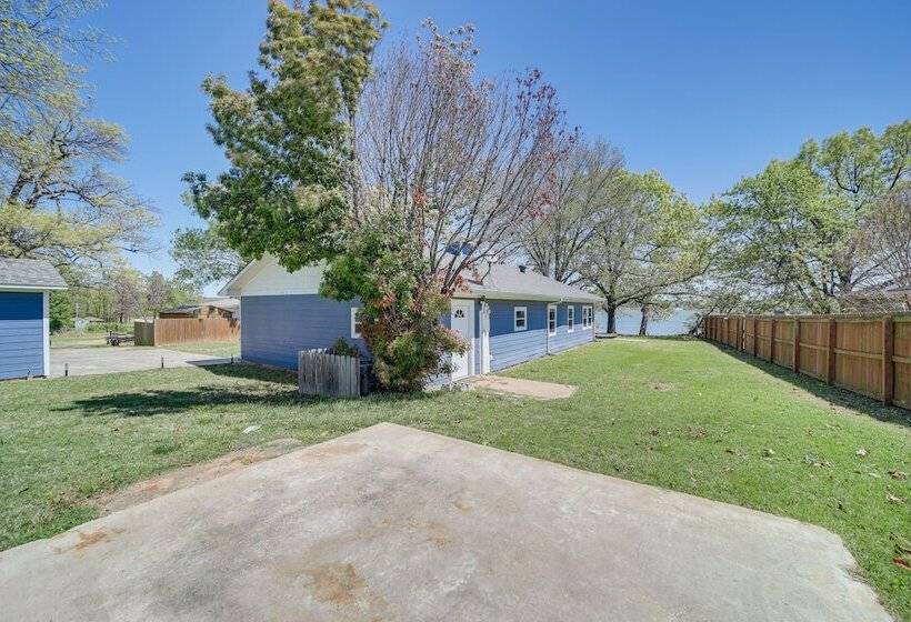 Lakefront Eufaula Cabin W/ Fire Pit & Private Dock