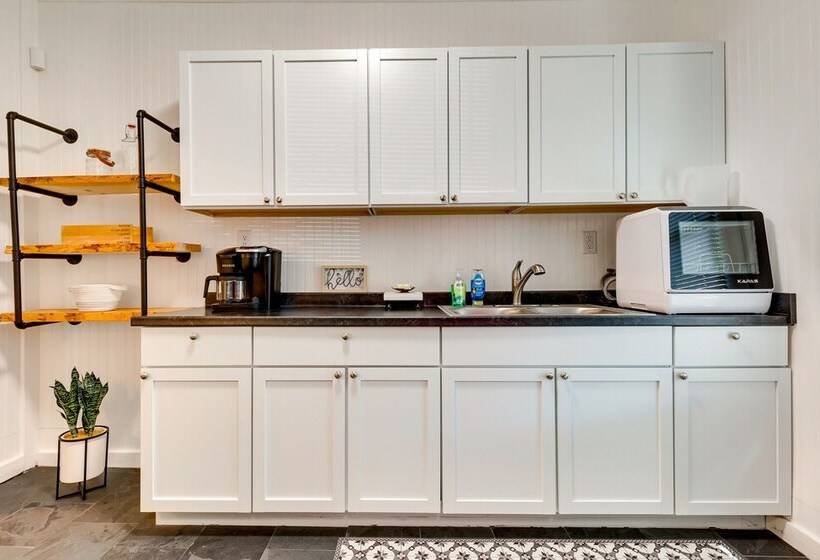 Lovely Mobile Home W/ Smart Tv: 2 Mi To Downtown!