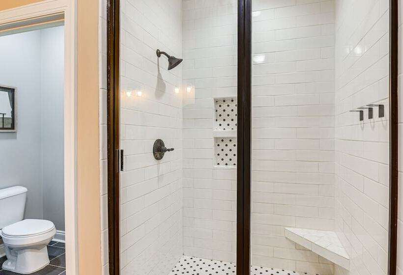 Modern Dothan Home Near Downtown & Hospitals!