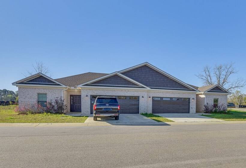 Modern Dothan Home Near Downtown & Hospitals!