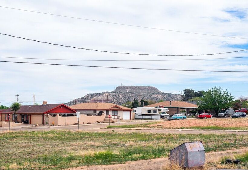 New Mexico Smart Home W/ Private Yard & Grill