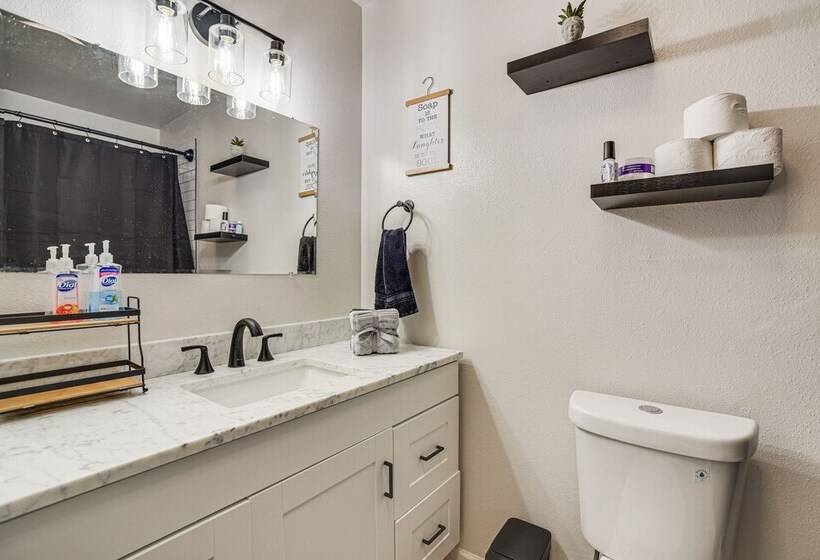 New Mexico Smart Home W/ Private Yard & Grill