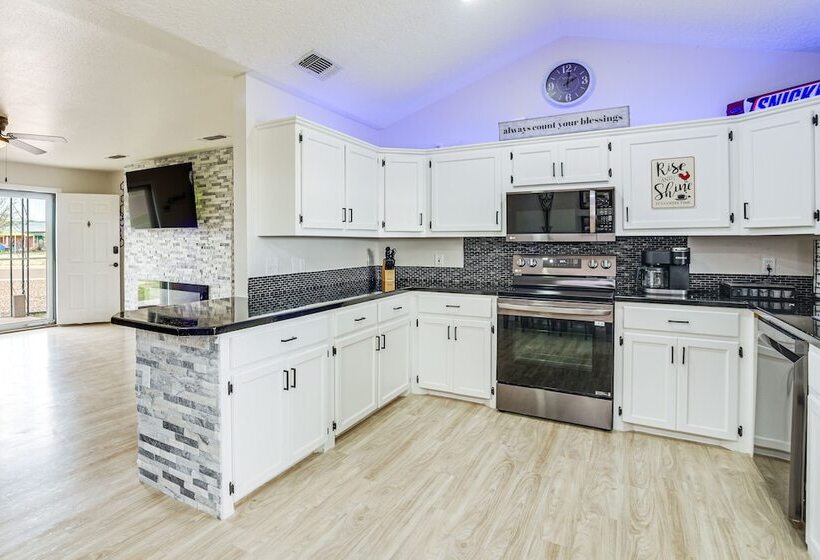 New Mexico Smart Home W/ Private Yard & Grill