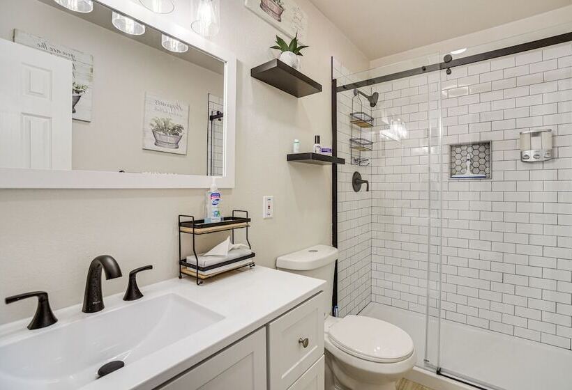 New Mexico Smart Home W/ Private Yard & Grill