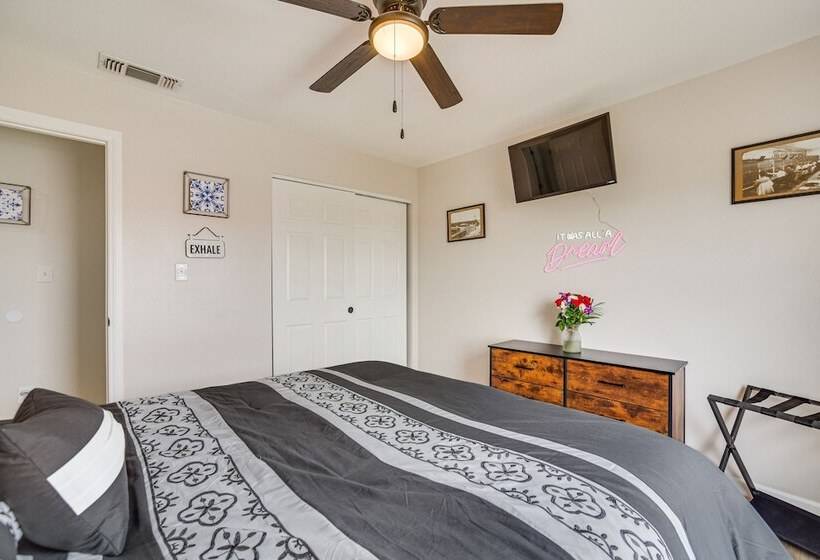 New Mexico Smart Home W/ Private Yard & Grill