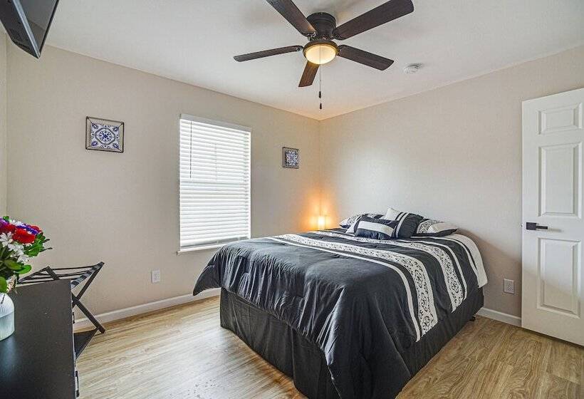 New Mexico Smart Home W/ Private Yard & Grill