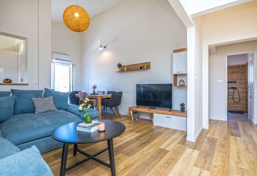 بنسيون Villa Dika Nin