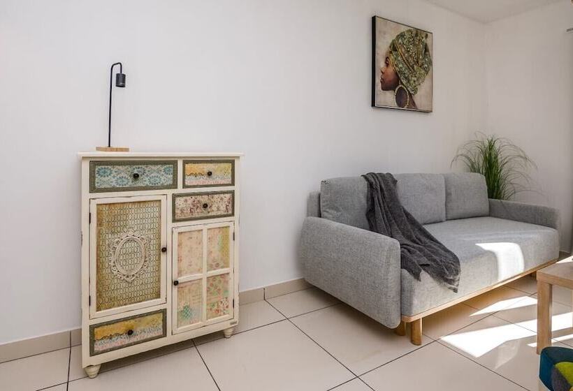 פנסיון Villa Dika Nin