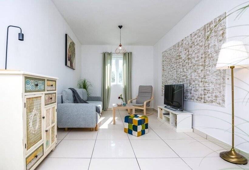 بنسيون Villa Dika Nin