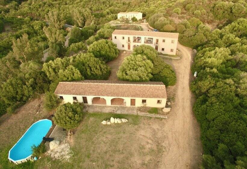 Residence Con Piscina A Badesi