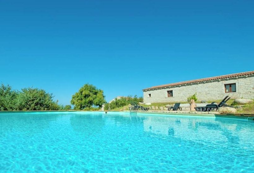 Резиденция Loft With Common Swimming Pool In Badesi