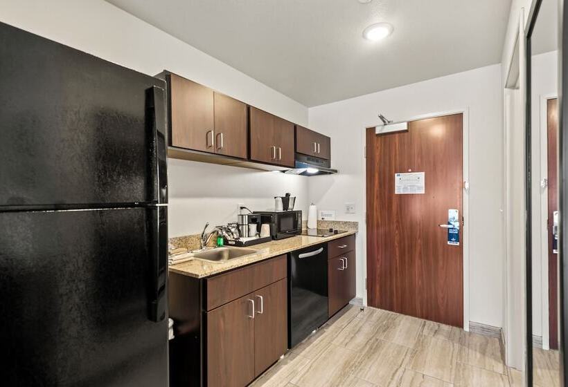 Riverstone Suites By Cobblestone Hotels   Chippewa Falls