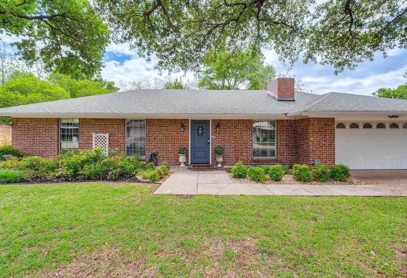 Pet Friendly Round Rock Home Near Dell Diamond!