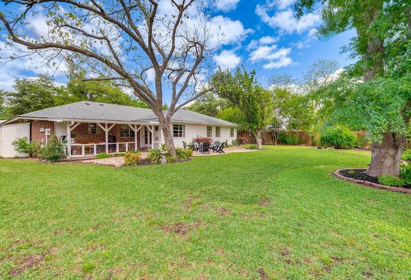 Pet Friendly Round Rock Home Near Dell Diamond!