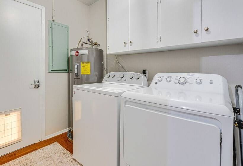 Pet Friendly Round Rock Home Near Dell Diamond!