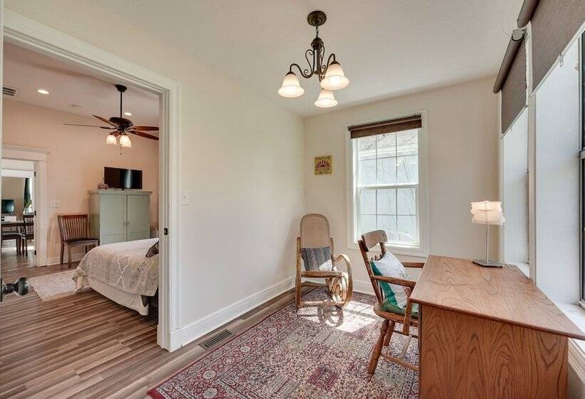 Springfield Home < 1/2 Mi To Commercial Street!