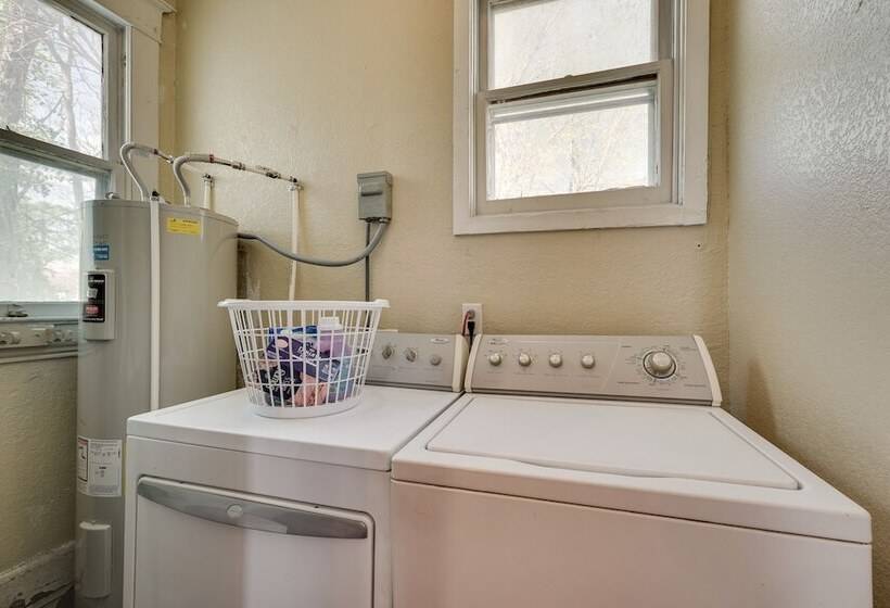 Springfield Home < 1/2 Mi To Commercial Street!