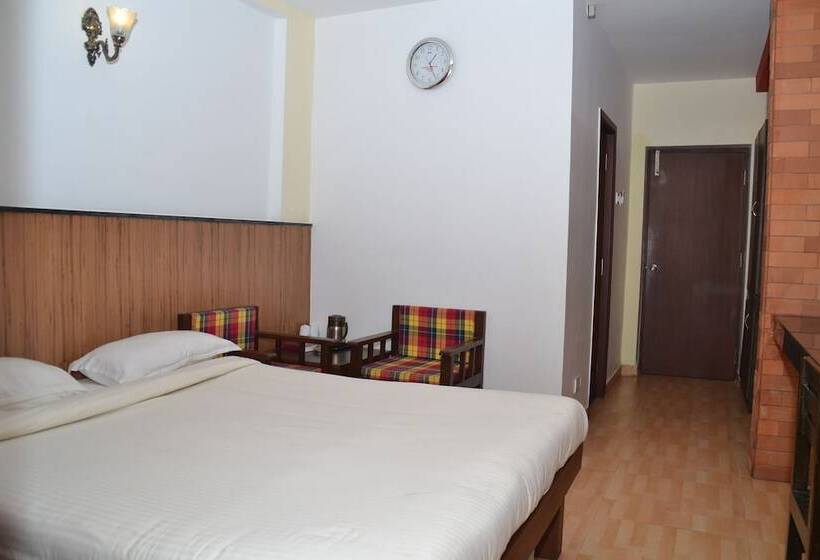 Yagappa Heritage Resort   Near Lake & Bus Stand