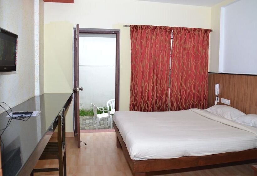 Yagappa Heritage Resort   Near Lake & Bus Stand