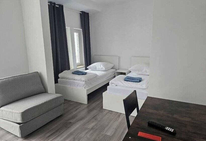 هاستل Sfn Home Stay