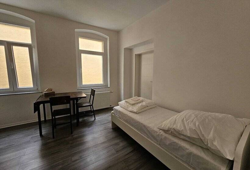 هاستل Sfn Home Stay