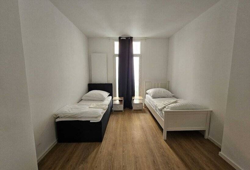 هاستل Sfn Home Stay