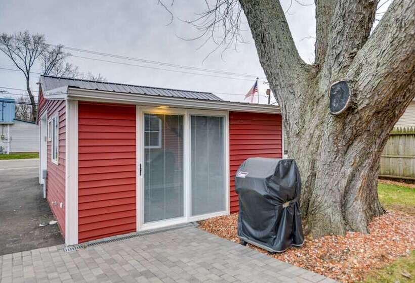 Angola Vacation Rental, Walk To Lake Erie Beach!