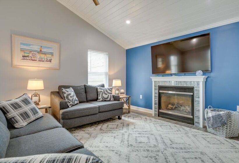 Angola Vacation Rental, Walk To Lake Erie Beach!