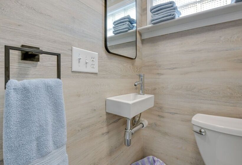 Angola Vacation Rental, Walk To Lake Erie Beach!