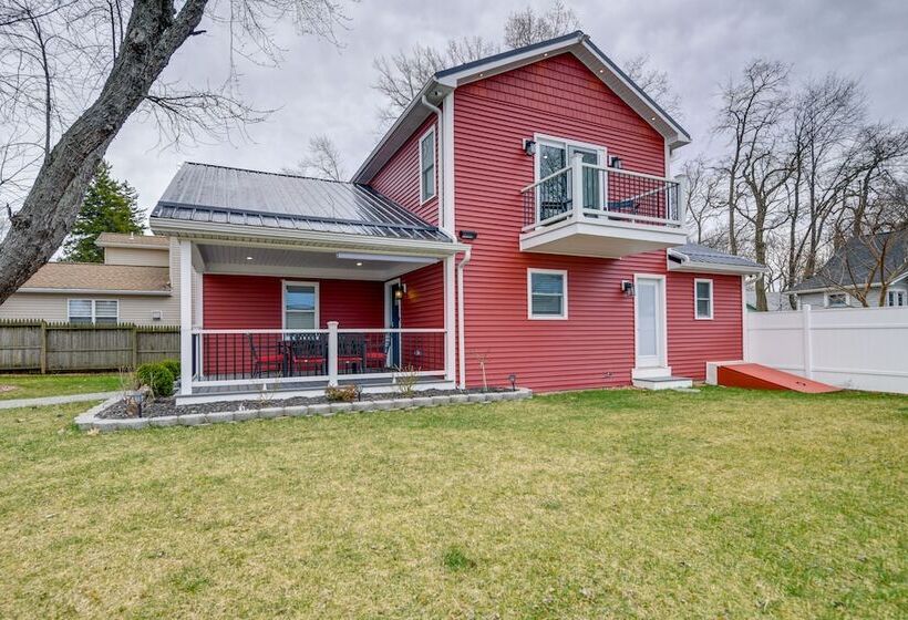 Angola Vacation Rental, Walk To Lake Erie Beach!