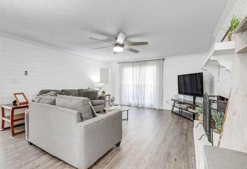 Atlanta Area Home W/ Office, Near Golfing & Hiking