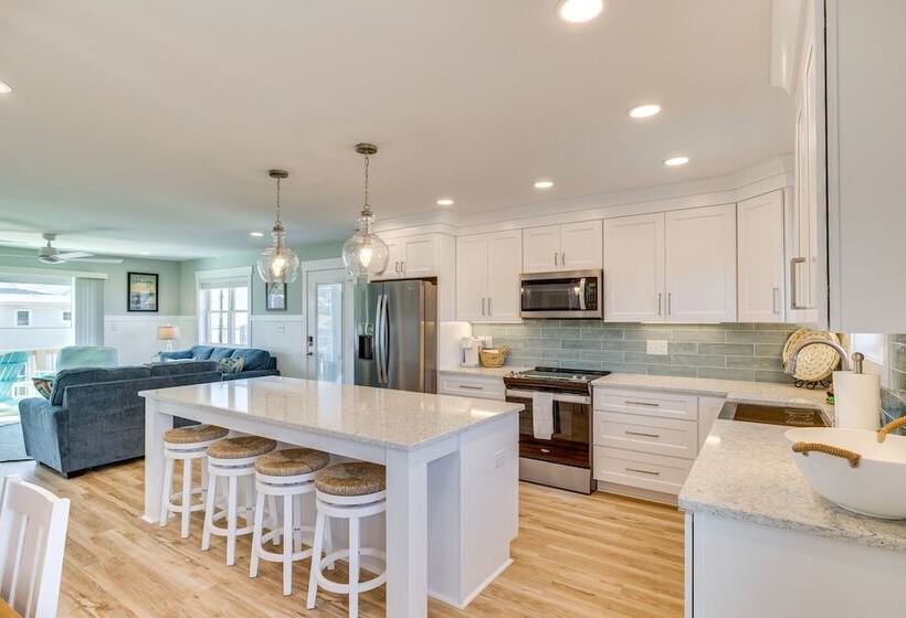 Atlantic Beach Home W/ Deck & Grill: Walk To Beach