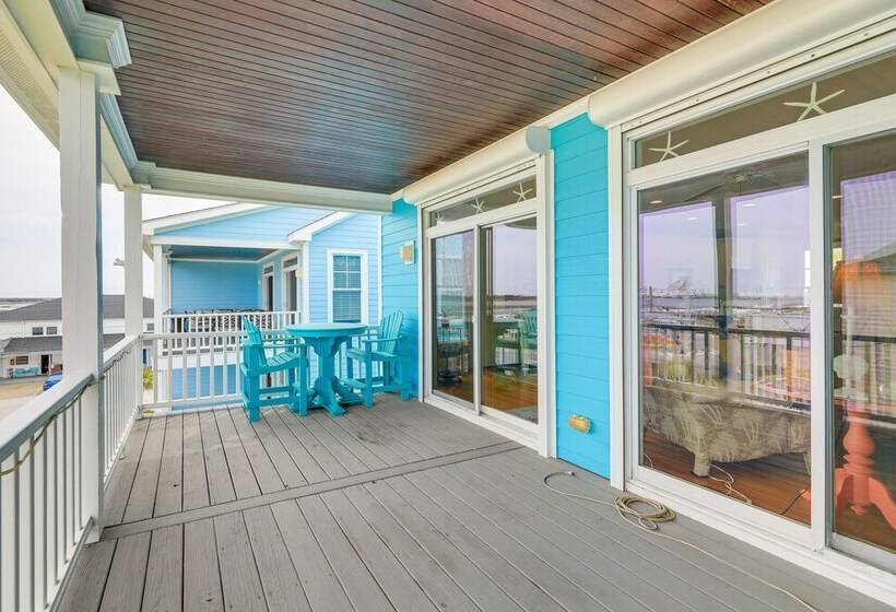 Atlantic Beach Retreat W/ 2 Decks: Steps To Beach!