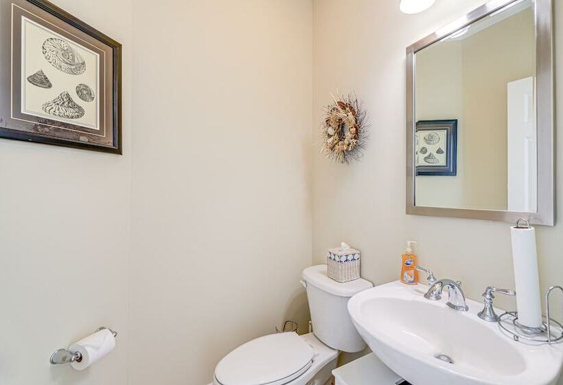 Atlantic Beach Retreat W/ 2 Decks: Steps To Beach!