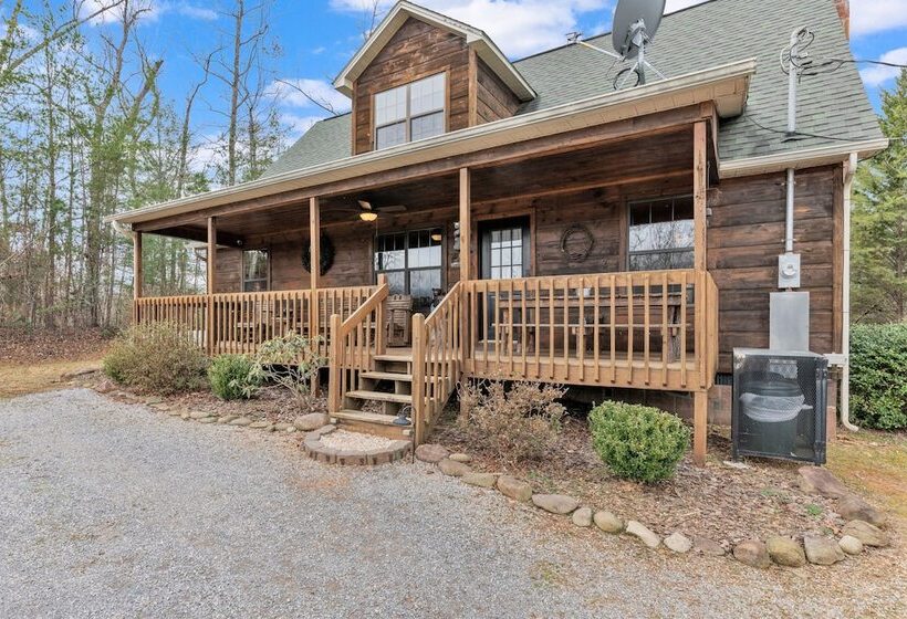 Cabin In The Woods W/ Hot Tub & Games!