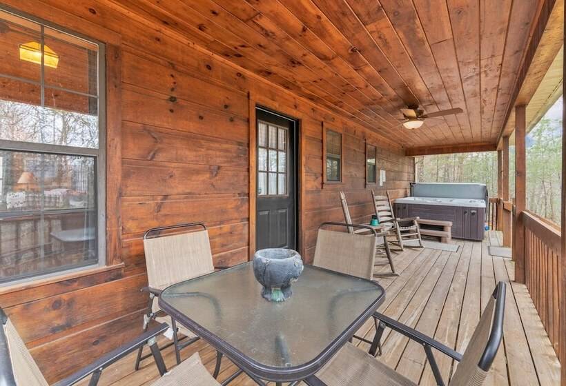 Cabin In The Woods W/ Hot Tub & Games!