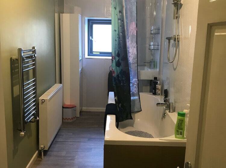 צימר 19 Bacup Road