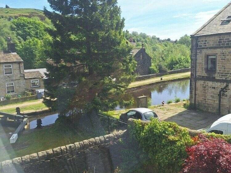 צימר 19 Bacup Road